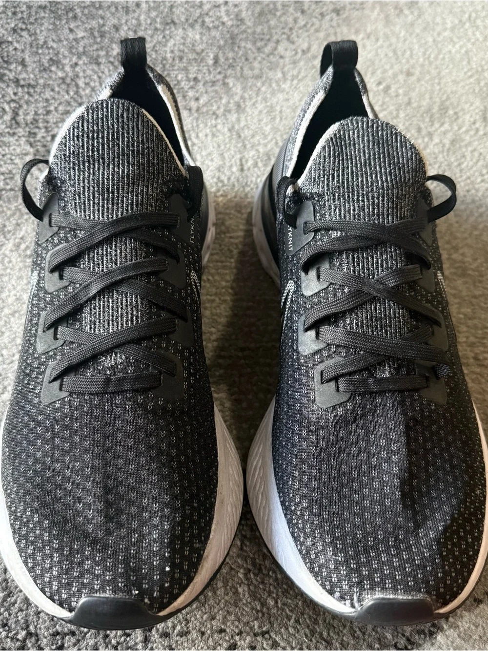 Nike Men's Black and White Knit Running Shoes